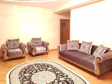 Uzunmüddətli kirayə mənzillər: Mənzil kirayə verilir. 4 otaq, 18.16 mərtəbə, 192 kv. M.Mirqasımov — 15