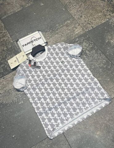 Majice: Muške brendirane majice
Uvoz Turska
s,m,l,xl,2xl — 15