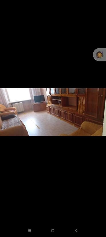 osh flat: Сдаётся двухкомнатная квартира Супер отличное расположение. Напротив — 1