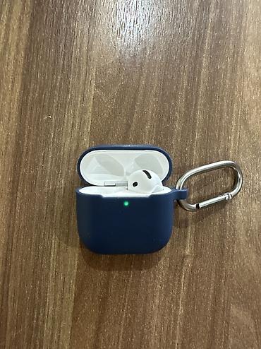 mikro qulaq: Airpods 4 orjinaldır. Az müddət istifadə olunub. Bir qulağı itdiyi — 4