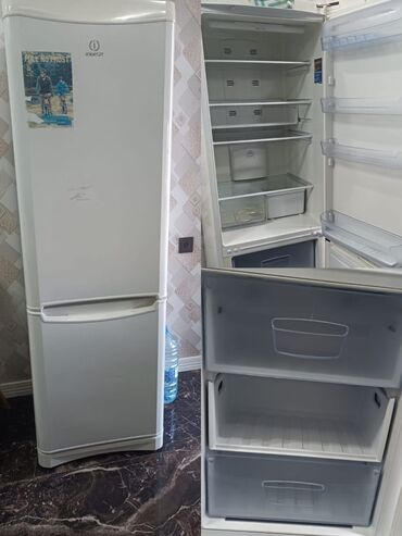 midea soyuducu: Б/у Холодильник Продажа, цвет - Белый, Встраиваемый