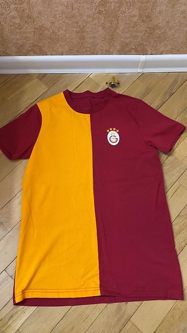 galatasaray: Galatasaray futbol köynəyi. GS STORE’dan alınıb. 45 manata, Razmer M — 1