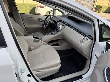 приус 2015 года: Toyota Prius: 2015 г., 1.8 л, Вариатор, Гибрид, Лифтбек — 10