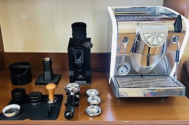 mining rig: Qəhvə maşını Nuova simonelli, Yarımavtomat, Su qabı ilə, İşlənmiş — 1