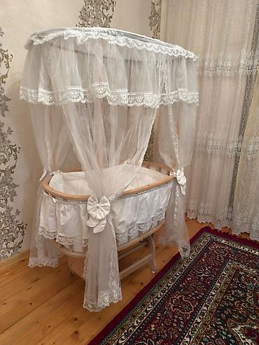 Beşiklər: Oğlan və qız üçün, Yeni, Yumru, Beşik, Dəstsiz, Matras ilə, Yellənmə mexanizm ilə — 15