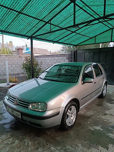 Volkswagen Golf: 2001 г., 1.6 л, Механика, Газ, Хэтчбэк
