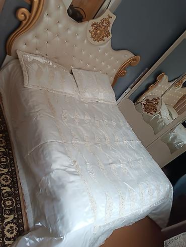 Pastel dəstləri: Ağ rəngdə zərif naxışlı yataq dəsti - Komplekt: yorğan üzlüyü + 2 — 1