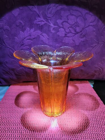 Ostali kućni dekor: Vaza nova iz 60,70ih. Samobor kristal,led kristal,rucni rad. Sve na na lalafo.rs — 1 Ostali kućni dekor: Vaza nova iz 60,70ih. Samobor kristal,led kristal,rucni rad. Sve na — 1