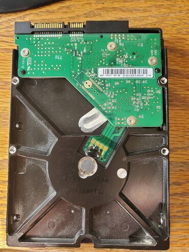 Hard diskovi, eksterni diskovi: Hard Disk 500GB WD SATA II Proizvođač: Western Digital Model — 9