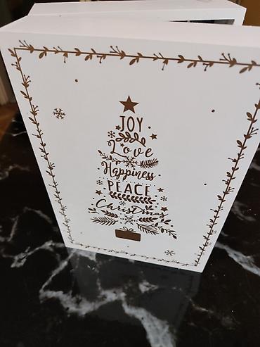 Kuća i bašta: Drveni advent kalendar sa fiokicama, poseduje male lampice. Korišćen — 4