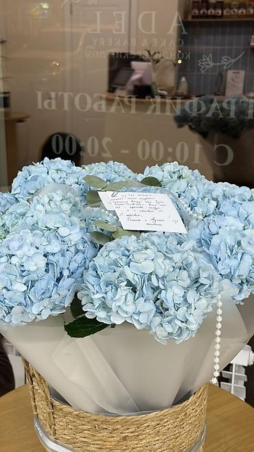 Майрамдык товарлар: Авторские цветочные букеты и композиции - Пышные шапки гортензии — 1