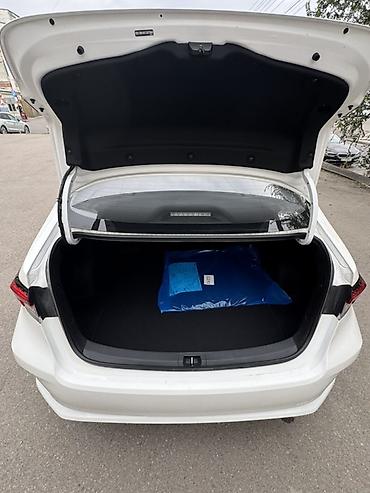 byd e2 2024: Toyota Corolla: 2025 г., 1.2 л, Вариатор, Бензин, Седан — 8