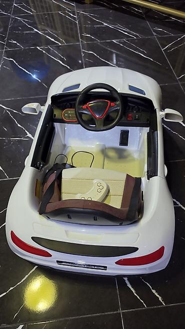 Uşaq üçün elektrik maşınları: Uşaq elektrikli avtomobil – Mercedes-AMG üslubunda, ağ rəng — 2