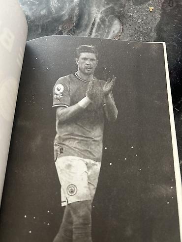 Məhsul: “Sahanın Yıldızları – De Bruyne” kitabı Müəllif: Ayhan lalafo.az -da Məhsul: “Sahanın Yıldızları – De Bruyne” kitabı Müəllif: Ayhan