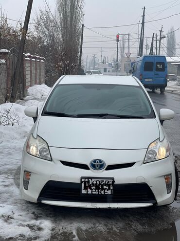 Toyota: Toyota Prius: 2015 г., 1.8 л, Автомат, Гибрид, Хэтчбэк