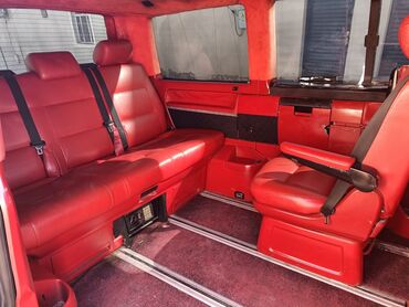 Volkswagen: Volkswagen Transporter (T5) miniven – qara rəng, 5 qapı, geniş salon — 5