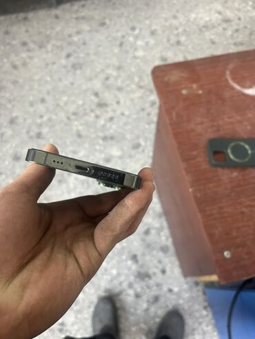 Apple iPhone: IPhone 13 Pro, Б/у, 128 ГБ, Зеленый, Защитное стекло, Зарядное устройство, Чехол, 79 % — 3