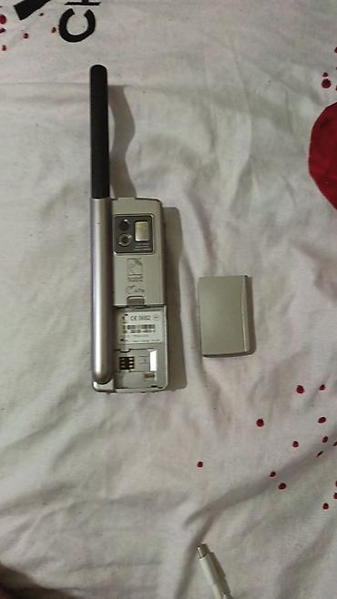 philips xenium 9@9u: İntelektual 3-ü 1-də Thuraya SG-2520 telefonu, Peyk, üç-kanallı GSM və — 3