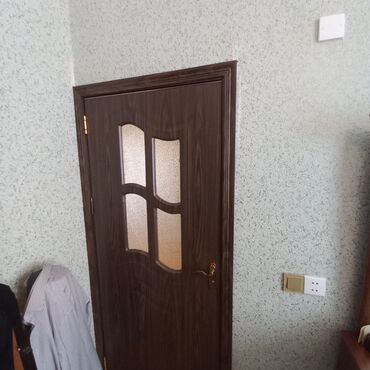 Otaq qapıları: 4 eded ev qapisi satilir eni 90 hun2 metir Qiymeti 50 azn her birinin