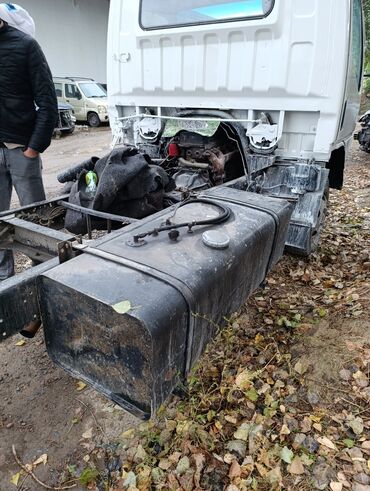 Топливный бак автомобиля: виды емкостей и основные узлы бензобака