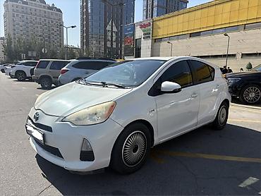Продажа авто: Toyota Prius: 2012 г., 1.5 л, Автомат, Гибрид, Хэтчбэк — 1