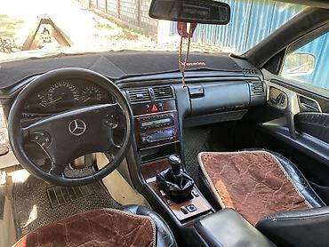 Транспорт: Mercedes-Benz E-Class: 2001 г., 2.9 л, Механика, Бензин — 6