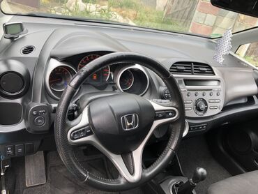 honda jazz kg: Honda Jazz: 2011 г., 1.4 л, Механика, Бензин, Седан