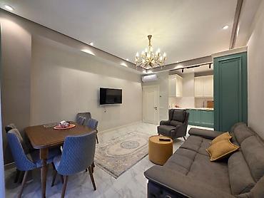 dəst mebel: İcarəyə verilir 3 otaqlı yeni tikili 95 m², Ağ şəhər q. Kateqoriya — 5