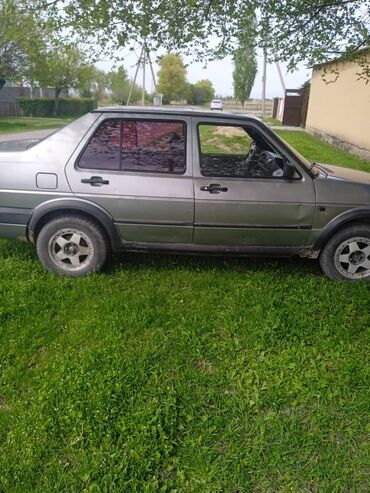 авто исфана: Volkswagen Jetta: 1990 г., 1.8 л, Механика, Бензин, Седан