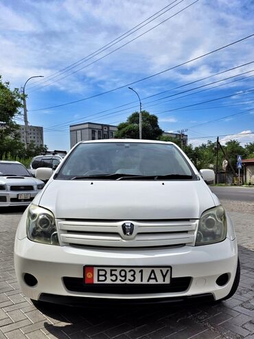 срочно продать машину: Toyota ist: 2003 г., 1.3 л, Автомат, Бензин, Хэтчбэк