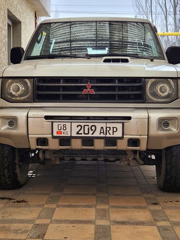 колор: Mitsubishi Pajero: 2002 г., 2.5 л, Механика, Дизель, Внедорожник