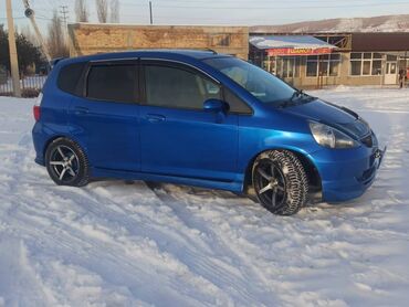 Honda: Honda Fit: 2003 г., 1.3 л, Вариатор, Бензин, Седан