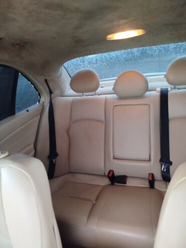 Mercedes-Benz: Mercedes-Benz C-Class: 2 l | 2002 il Sedan — 4