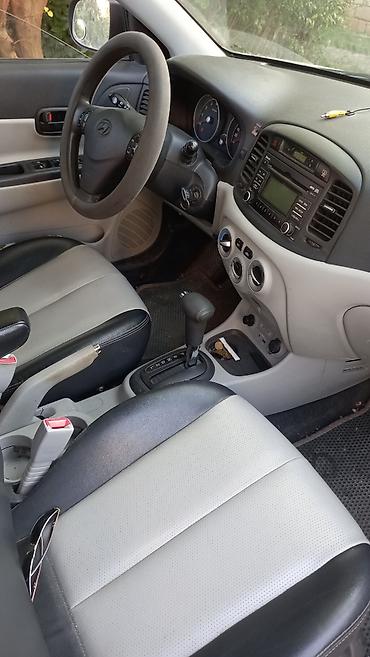 Hyundai: Hyundai Verna: 1.4 l | 2010 il Sedan — 4