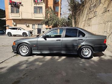 BMW: BMW 3 series: 1.8 l | 1994 il Sedan — 3