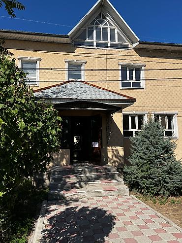 198 м², 6 комнат, Ак-Орго ж/м, Без животных at lalafo.kg 198 м², 6 комнат, Ак-Орго ж/м, Без животных