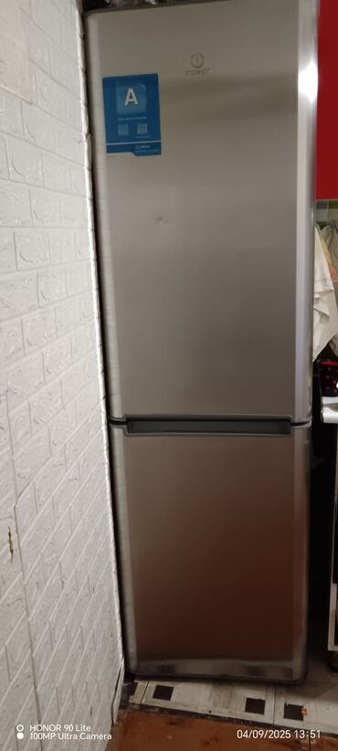 Aspiratorlar: 2 qapılı Indesit Soyuducu Satılır, rəng - Boz