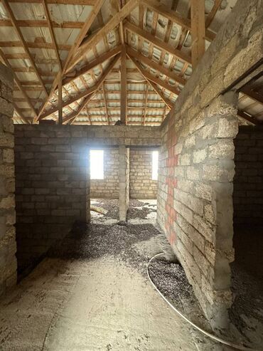Həyət evləri və villaların satışı: Qala qəs. 6 otaqlı, 180 kv. m, Təmirsiz — 15