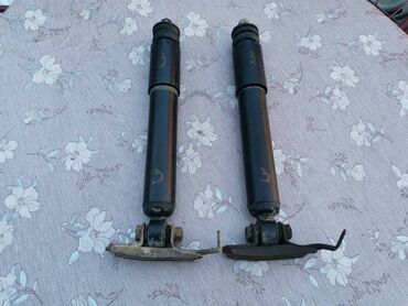 Auto delovi: Prednji amortizer Lada 7 Riva br.3a. Polovno, kao novo. Malo bilo na — 1