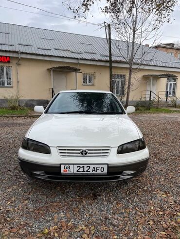 Toyota: Toyota Camry: 1998 г., 2.2 л, Автомат, Бензин, Седан