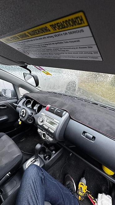 fit 2008: Коврик-накидка на торпедо (панель приборов) для Honda Fit/Jazz — 1