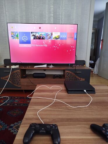 ram yaddaş: Sony PlayStation 4 Slim 500 GB yaddaş. 3 ədəd HDM kabeli, 3 ədəd tok