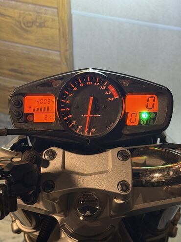 купить двигатель на мотоцикл: Классический мотоцикл Suzuki, 400 куб. см, Бензин, Взрослый, Б/у