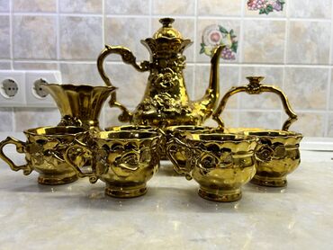 чайные наборы посуды: Новый фарфоровый, покрытый золотом чайный набор