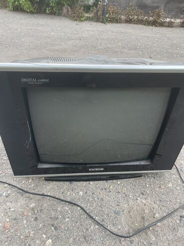 новый телевизоры: Продаю телевизор фирма Hairun б/у