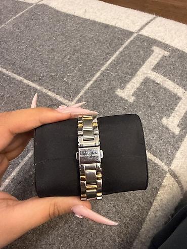 saat michael kors: Michael Kors qadın qol saatı - Korpus: metal, gümüş rəngli çərçivə — 3