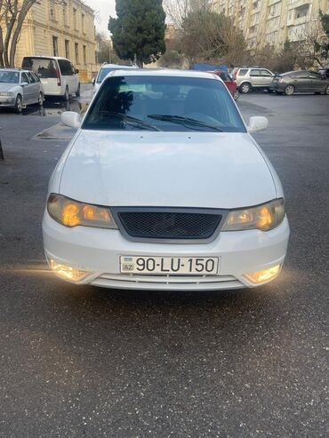 daewo: Daewoo Nexia: 1.5 l | 2011 il Sedan