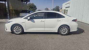 byd e5 2020: Toyota Corolla: 2021 г., 1.8 л, Вариатор, Гибрид, Седан — 9
