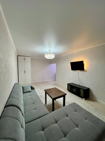 продаю 2 ком кв аламедин 1: 1 комната, 53 м², 108 серия, 1 этаж, Евроремонт
