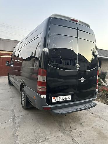 нужные вещи: Mercedes-Benz Sprinter, черный микроавтобус (длинная база, высокий — 3